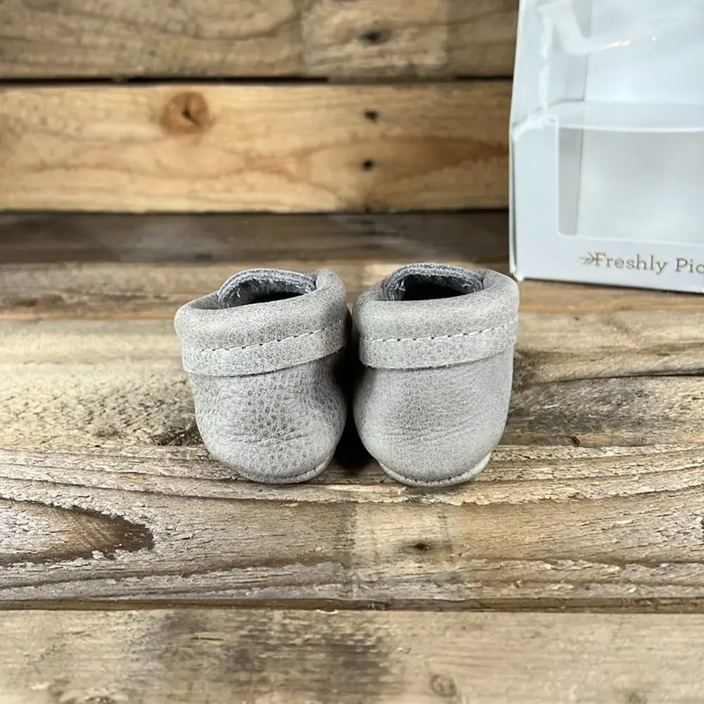 Freshly Picked Salt Flats City Moc - Gray Leather - 3 - New in box